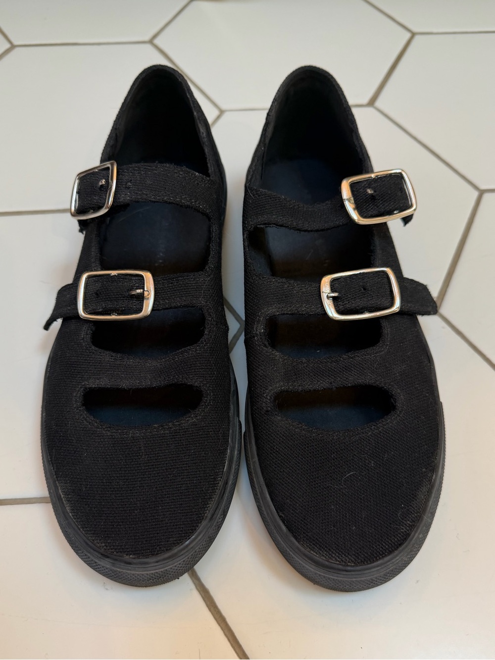 Caron Callahan Simona Sneakers